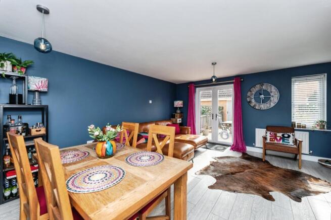 Lounge/Dining Room