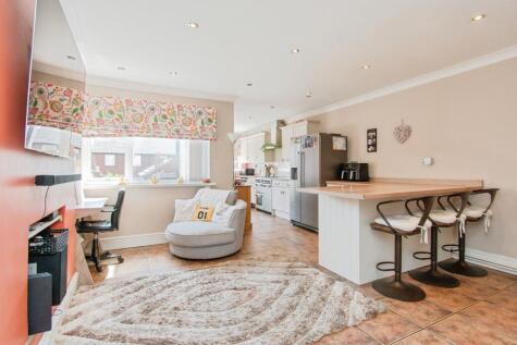 Castleford Road, Normanton, WF6