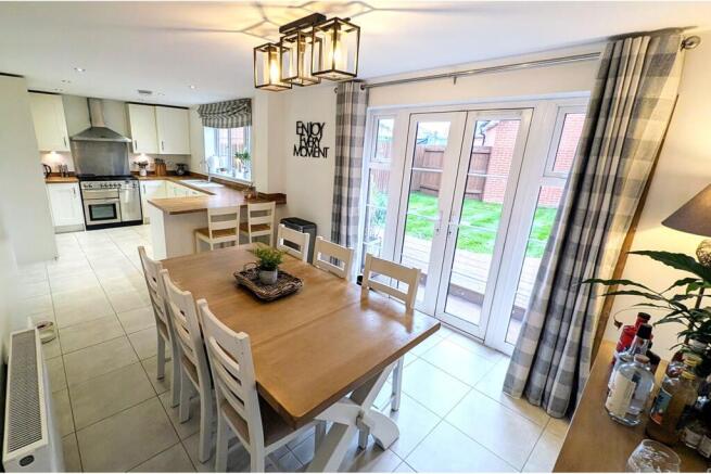 Kitchen/Dining Room