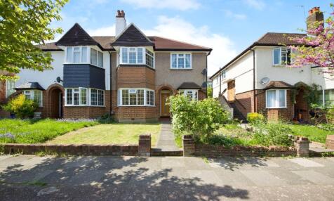 Glenhurst Road, London, N12