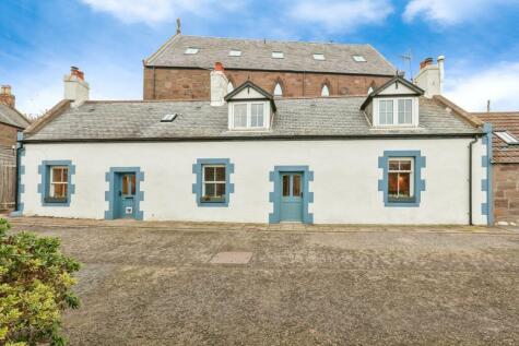Montrose - 3 bedroom end of terrace house for sale