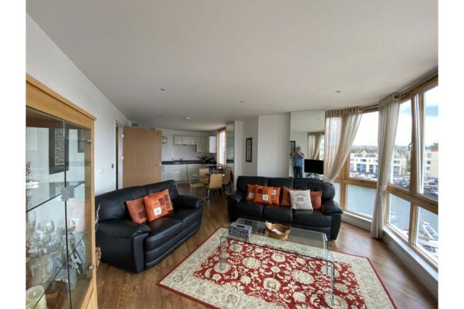 Lounge / Kitchen