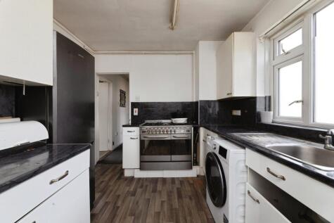 Shakespeare Square, Ilford, IG6