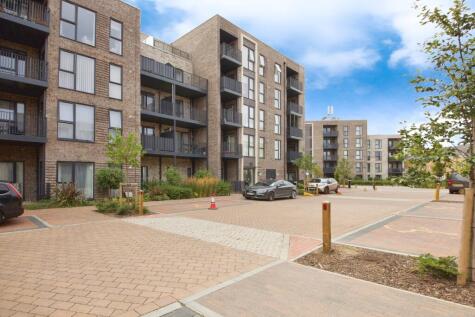 Academy Way, Loughton, IG10