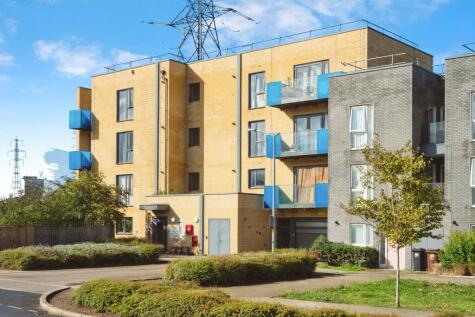 Crossness Road, Barking, IG11