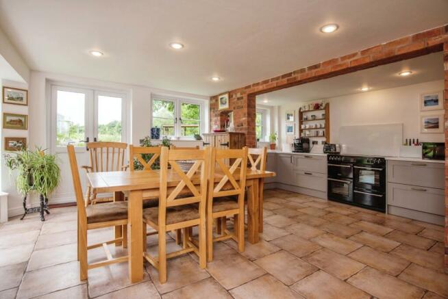 Kitchen/Dining Room