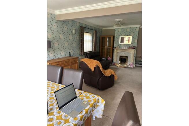 Lounge/Dining Room