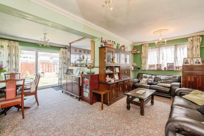 Lounge/Dining Room