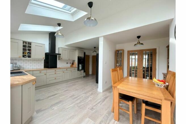 Kitchen/Dining Room