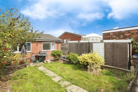 St. Andrews Drive, Stoke-on-Trent, ST7