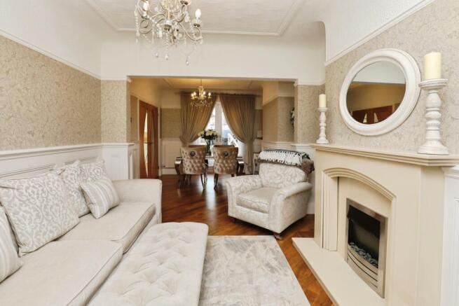 Lounge/Dining Room