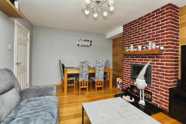 Lounge/Dining Room