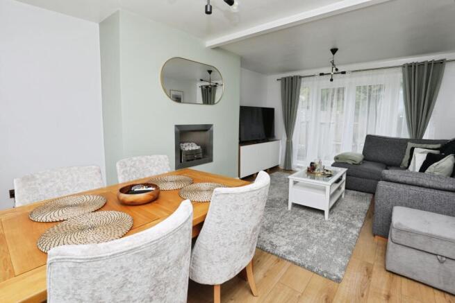 Lounge/Dining Room