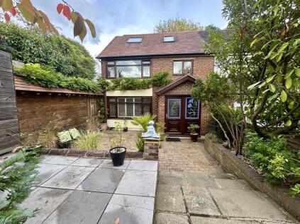 Cherry Tree Road, Hoddesdon