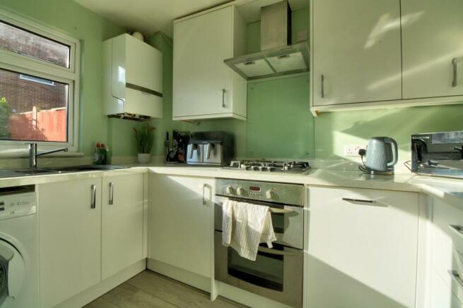 Fully fitted kitchen