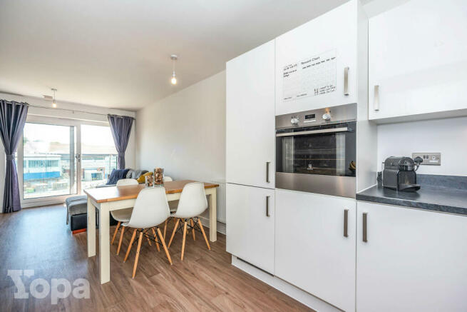 Kitchen / Dining area