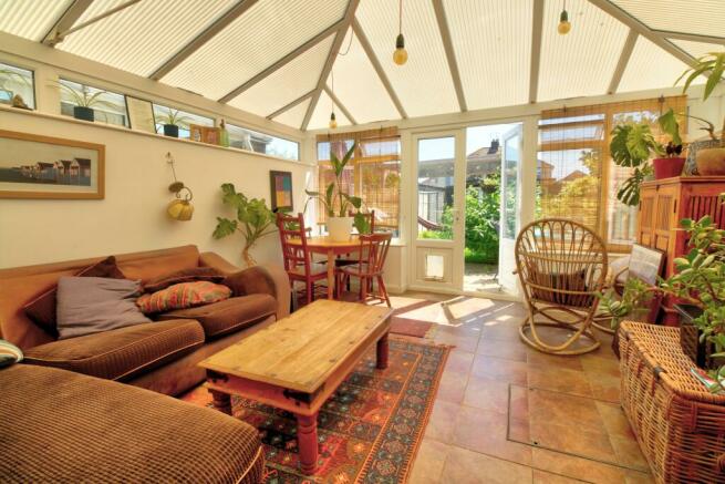 Conservatory garden room