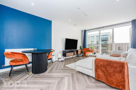 Regal Walk, Bexleyheath, DA6