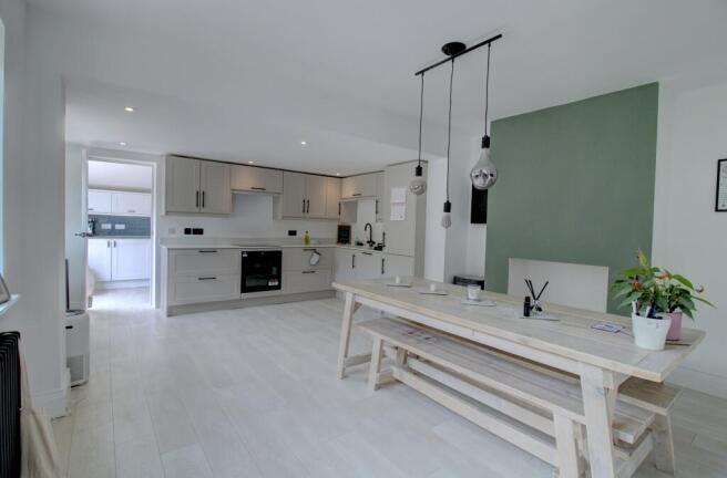 Kitchen-breakfast room