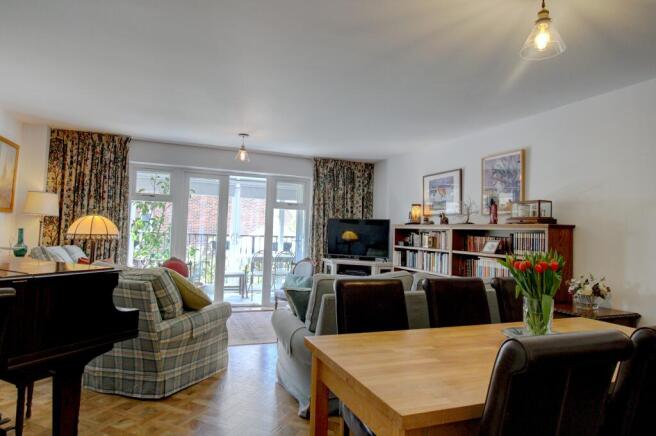 Living / dining room