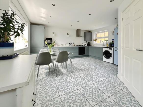 Open Plan Modern Kitchen/Diner