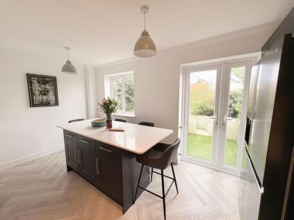 The Darlingtons, Rustington, BN16