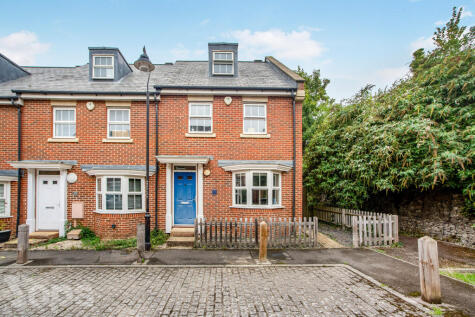 Reed Court, Greenhithe, DA9