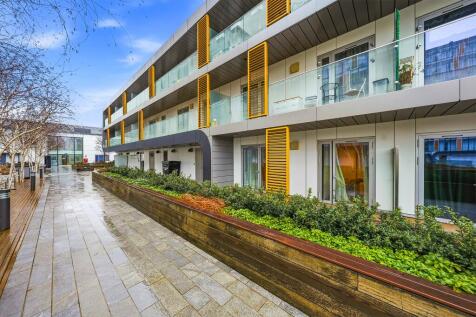 Love Lane, London, SE18