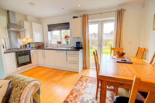 3 Bedroom Terraced House For Sale Reading