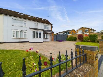 Rayleigh - 5 bedroom semi-detached house for sale