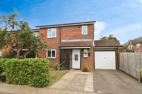 Arthur Court, Chelmsford, CM1