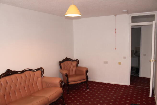 Lounge/Dining Area (2)