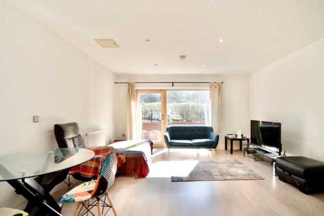 Dining/Lounge Area