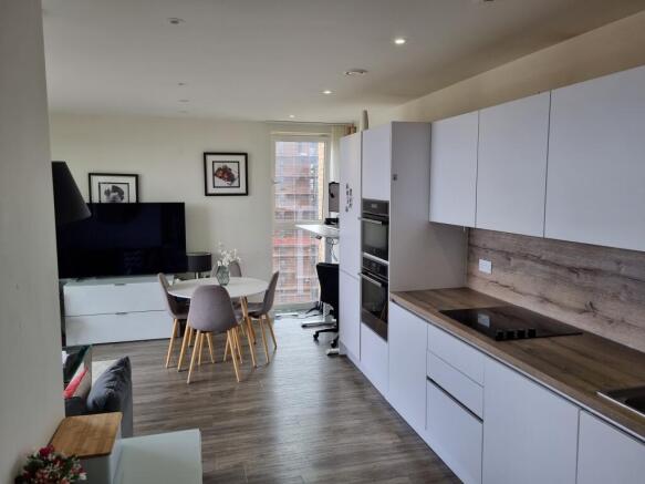 Kitchen Area (2)