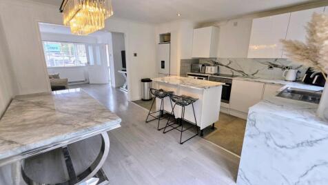 Maycroft Gardens, Grays, RM17