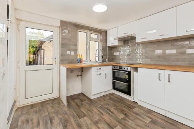 2025-04-12-80brookstreetastonclintonaylesburyhp225et-1001787980-1456