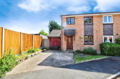 Aragon Close, Romford, RM5