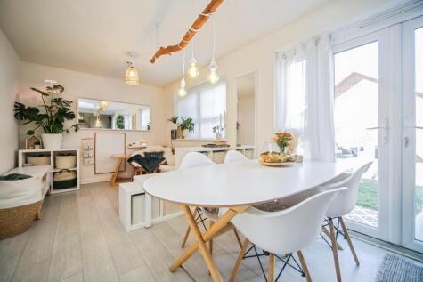 Bloomfield Road, Felixstowe, IP11