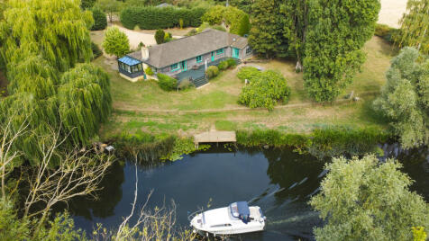 New Road, Bedford, MK44