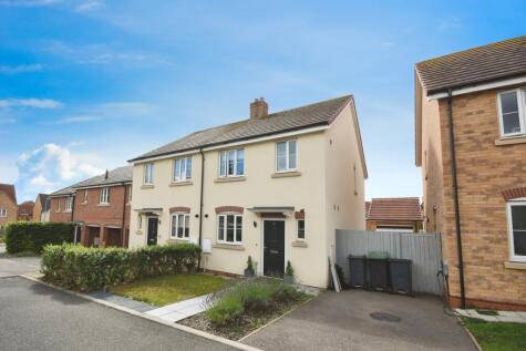 Priory Close, Dunmow, CM6