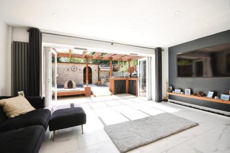 Mallow Walk, Haverhill, CB9