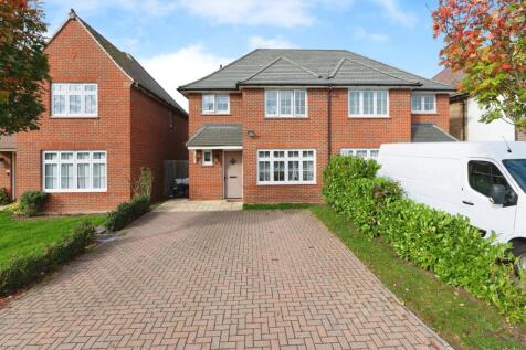 Mundells Drive, Basildon, SS15