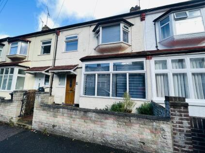 West End Avenue, London, E10