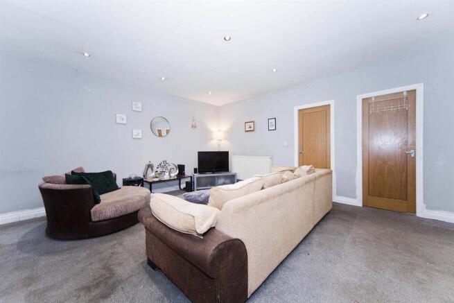Living room 2.jpg