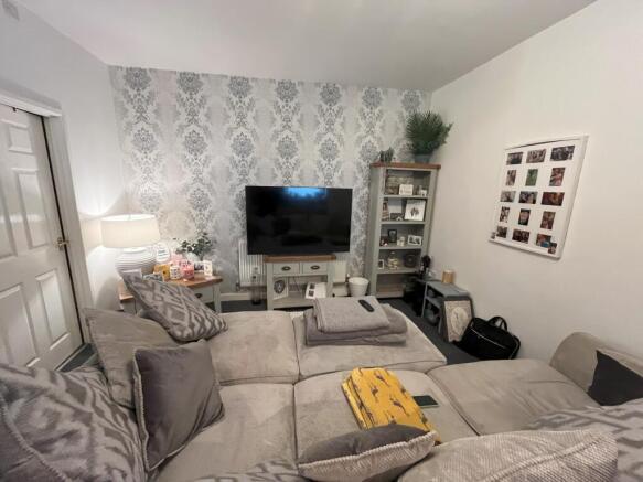 Living room photo 2