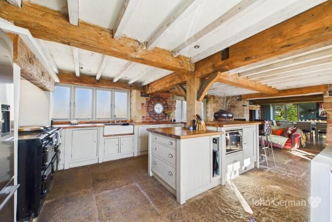 Kitchen Photo 1