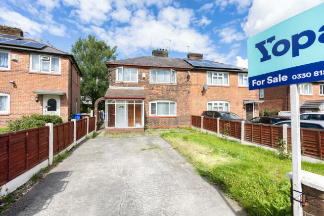 3 Bedroom Semi-detached House For Sale In Heathbank Road, Manchester, M9