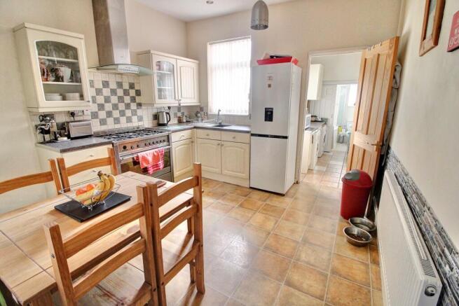 3. Dining Kitchen