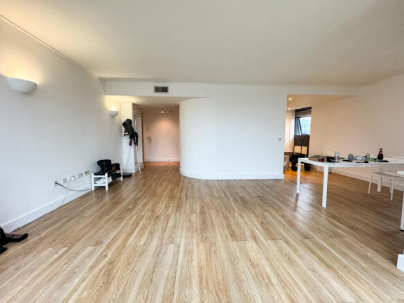 Open plan living/dining room