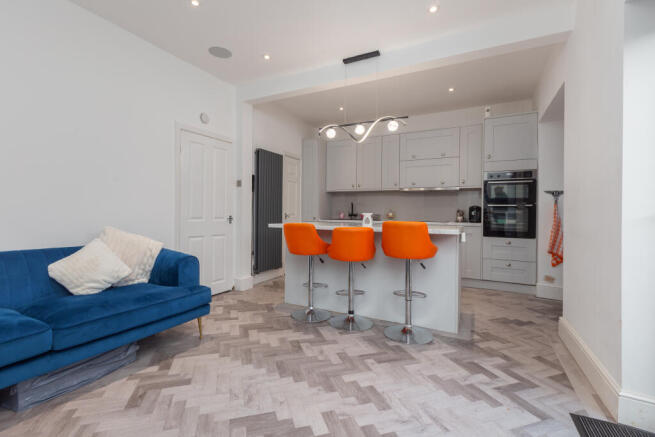 11 CINTRA AVENUE-10
